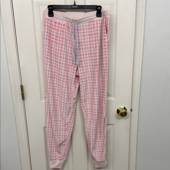 Honeydew “Homebody” Velour Top & Jogger SET in Ballet Pink Plaid: Medium - Picture 5 of 7